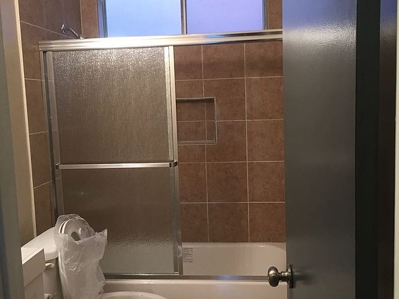 4th image of 6051 Romaine St APT 1