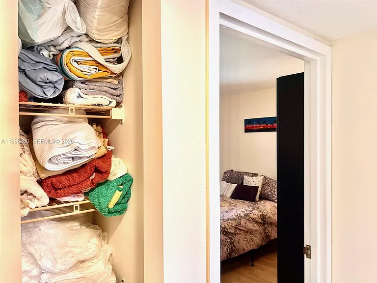 2841 Somerset Dr #215 — Photo 32