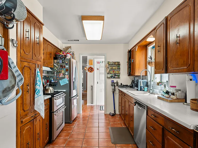 1424 Dartmouth Dr NE — Photo 29