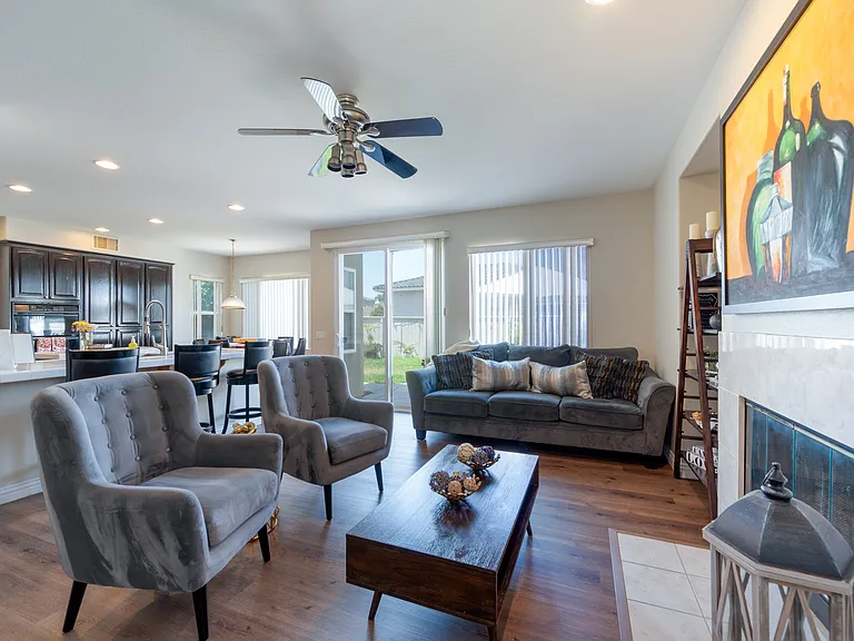 Family room, kitchen and breakfast nook