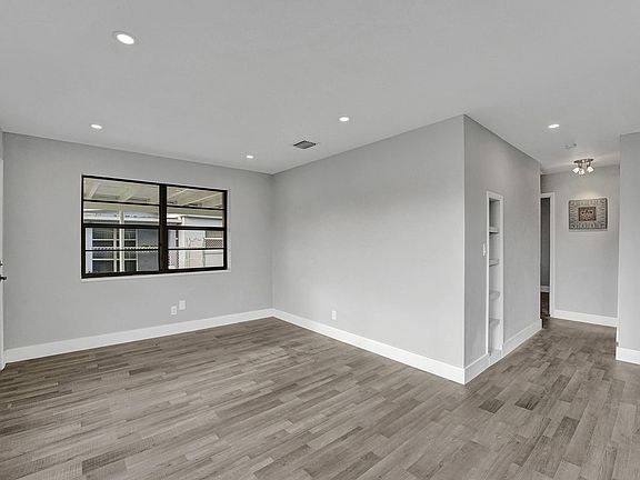 3rd image of 1771 NW 26 Avenue