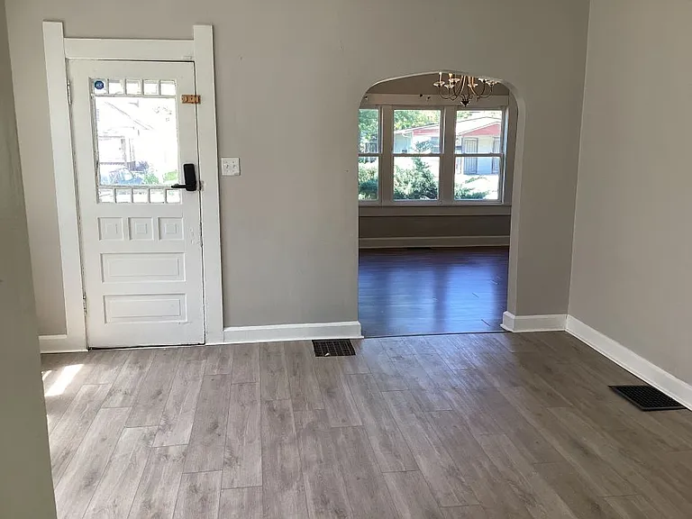 545 N Goodlet Ave — Photo 6
