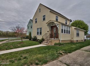27 Oneida Pl, Forty Fort, PA 18704