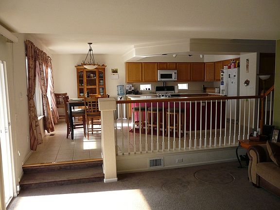 dining/kitchen