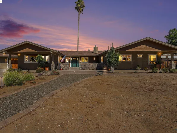 4558 Hagar Ln, Oakley, CA 94561