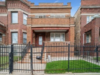 6938 S King Dr, Chicago, IL, 60637