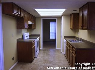 9454 Marsh Creek Dr, San Antonio, TX 78250