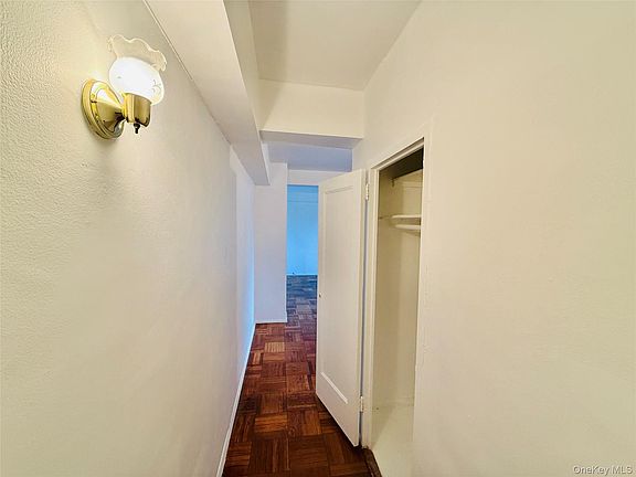 4th image of 1562 Unionport Road #6G