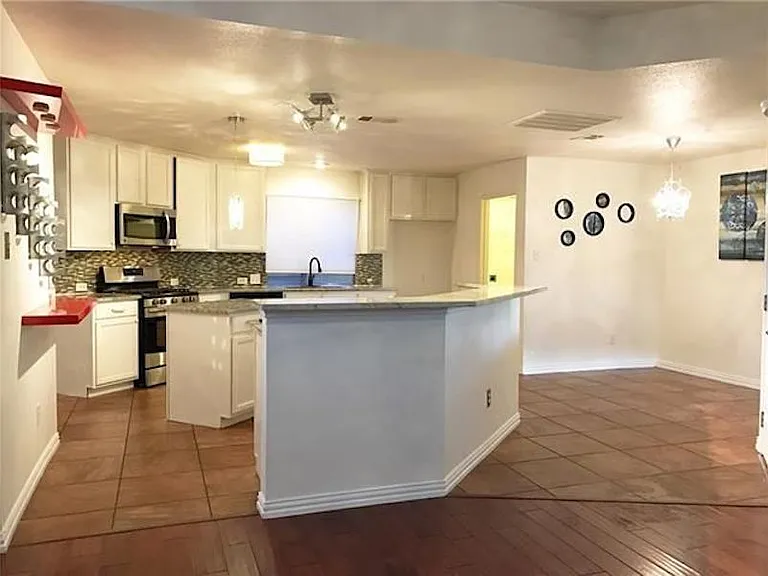 6916 Marigold Ct — Photo 16