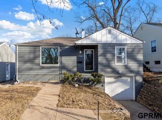 7257 Northridge Dr, Omaha, NE 68112