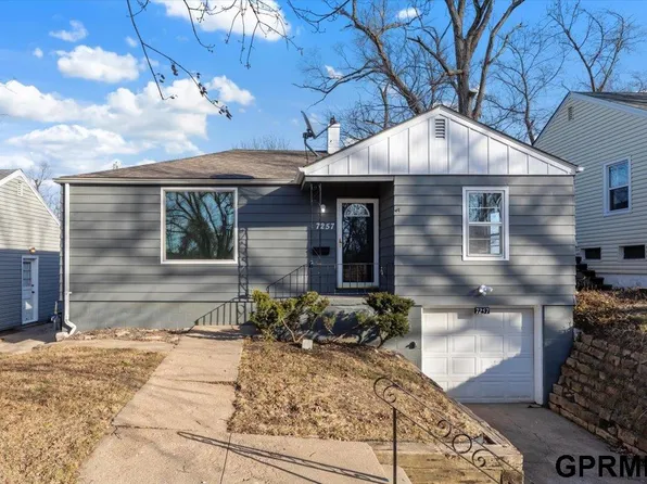 7257 Northridge Dr, Omaha, NE 68112