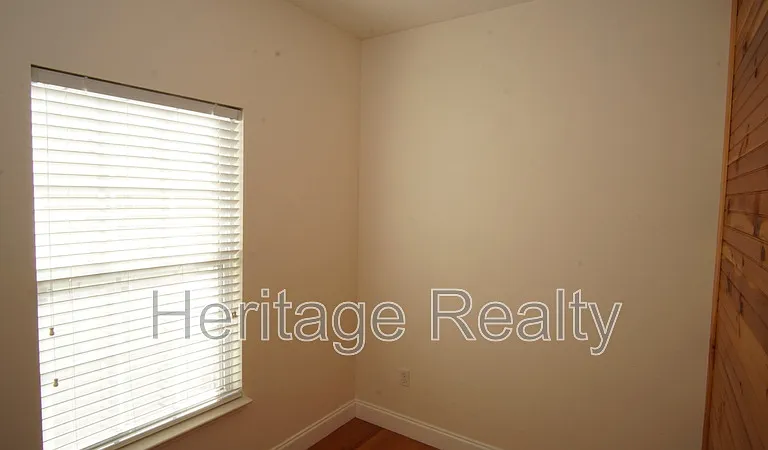 3006 Franklin Ave — Photo 18