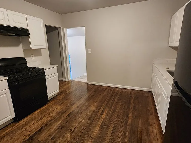 351 Porter St — Photo 4