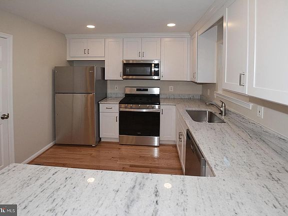 4th image of 6862 Kerrywood Cir