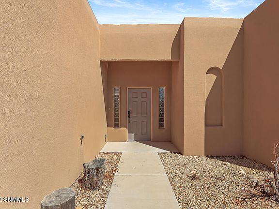 3rd image of 3507 Luz Bonita Ln