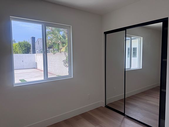 4th image of 2322 N Naomi St #101