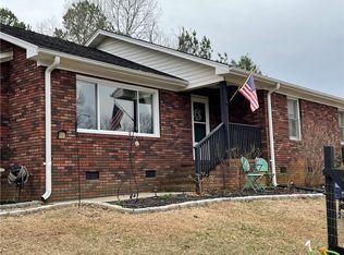 180 Chastain Rd, Central, SC 29630