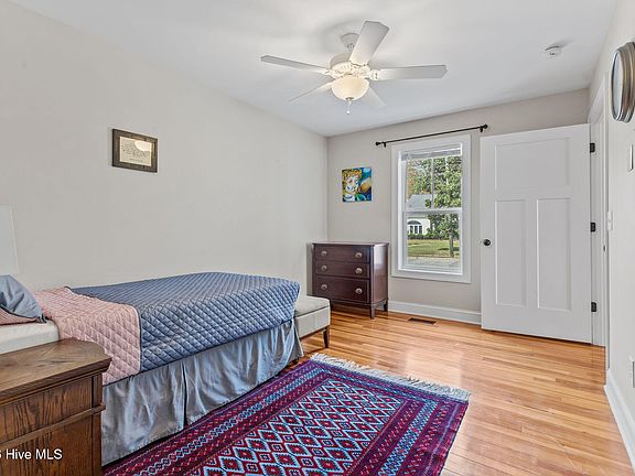 5th image of 502 Oakridge Avenue
