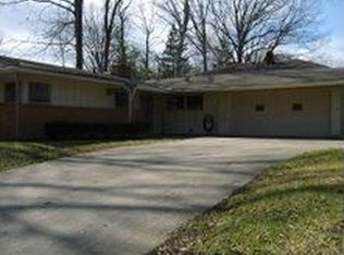 2640 River Oaks Dr, Rocky River, OH