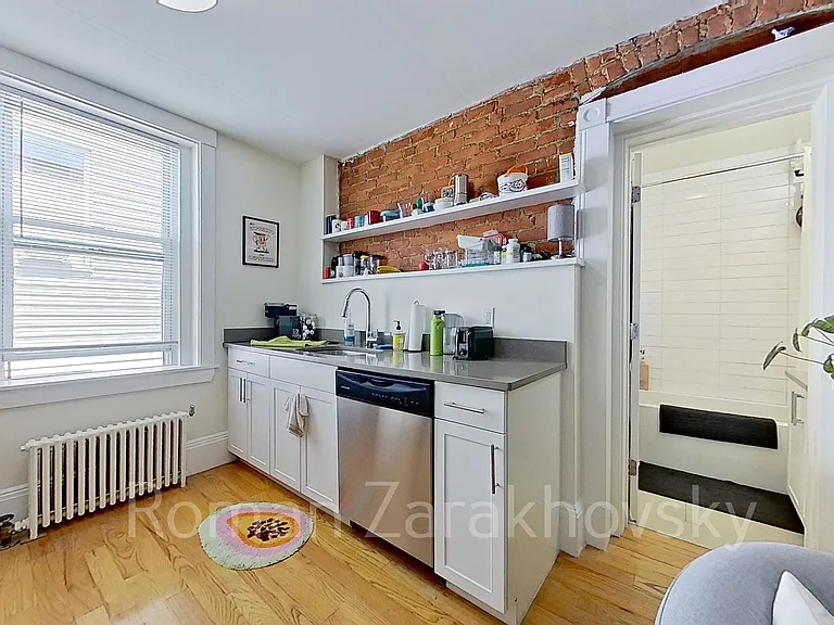 83 Harvard St #12 — Photo 3