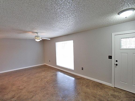 3rd image of 9331 W Arrowhead Dr