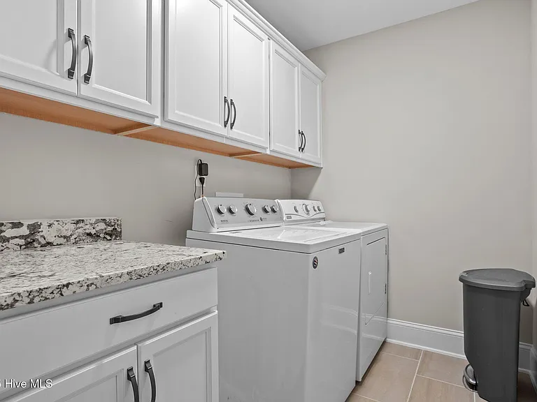 127 Lark Dr — Photo 30