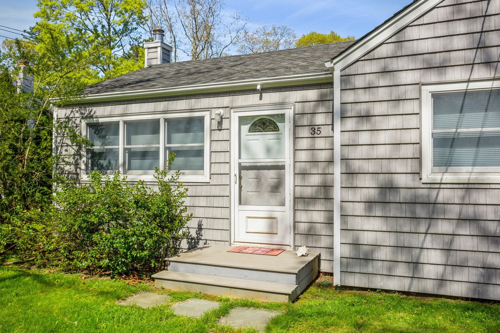  35 BAYCREST