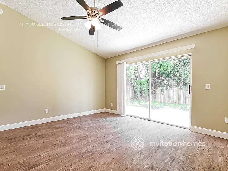 9472 Brackin St — Photo 3