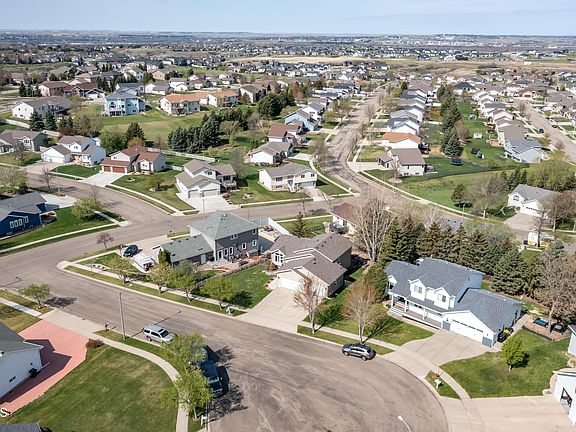 5th image of 638 Brunswick Cir