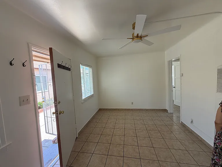 7609B California Ave #B — Photo 6