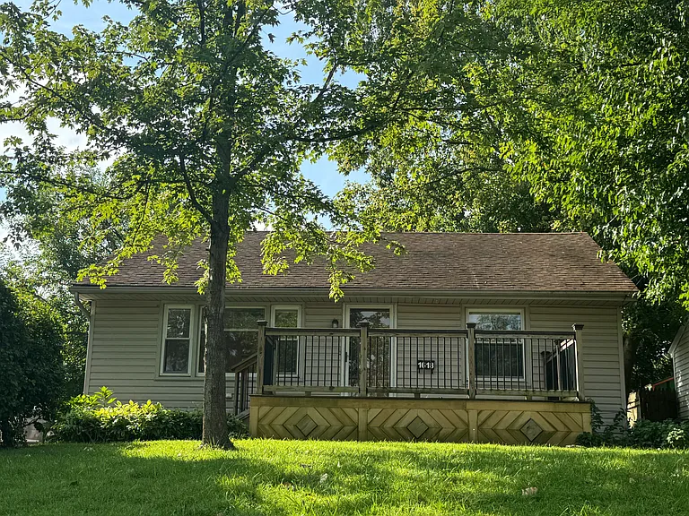 1618 Grove Ave — Photo 1