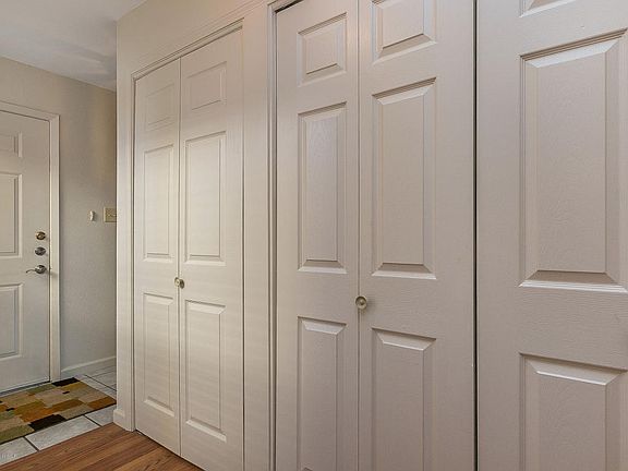 4th image of 1801 Steeplechase Dr #603