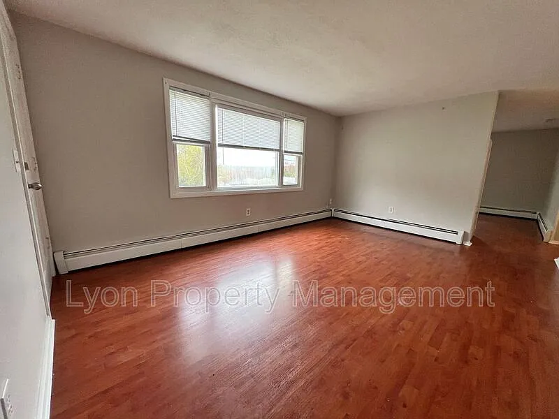 2 bed, 1.0 bath, 792 sqft, $1,750 — Photo 4