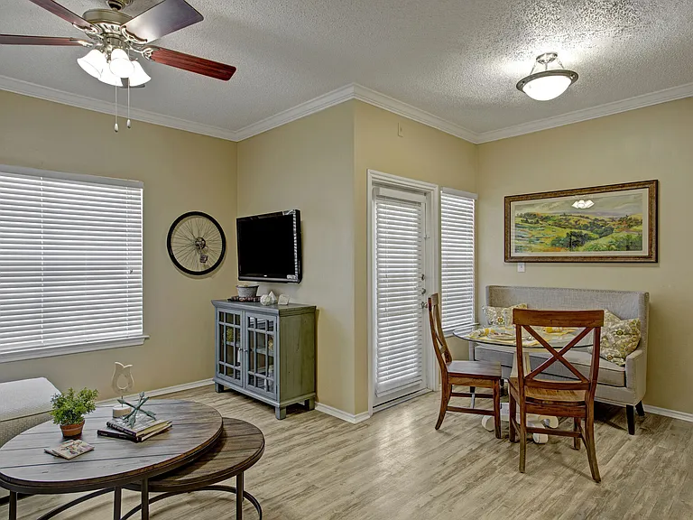 Arbors at Wolf Pen Creek Apartments — Photo 22