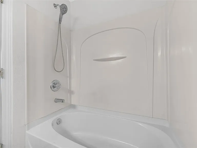 6928 Hawthorne Trace Ln — Photo 25