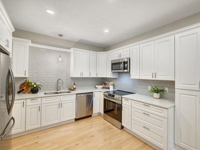 1830 Eagle Ridge Dr APT 2005, Mendota Heights, MN, 55118