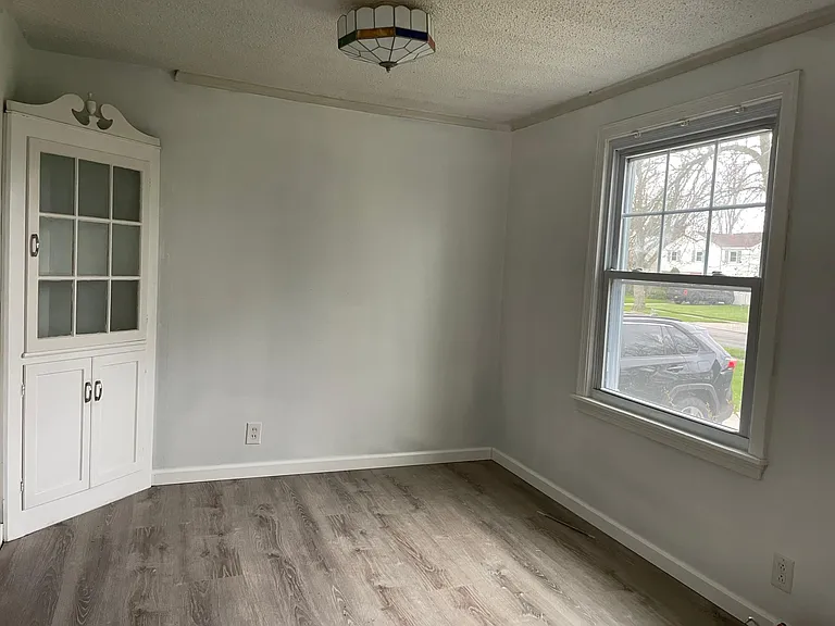 105 Mona Dr — Photo 4