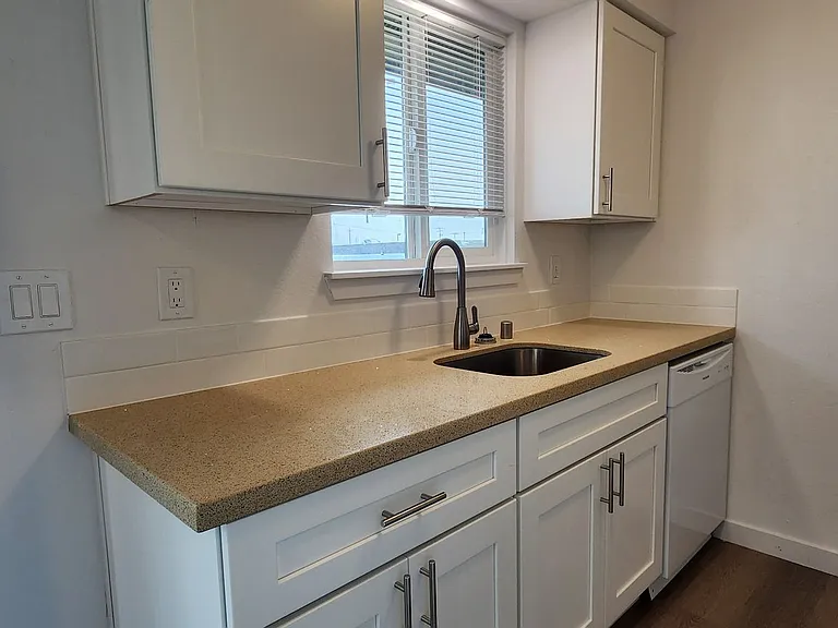 Greenwood Apartments — Photo 20