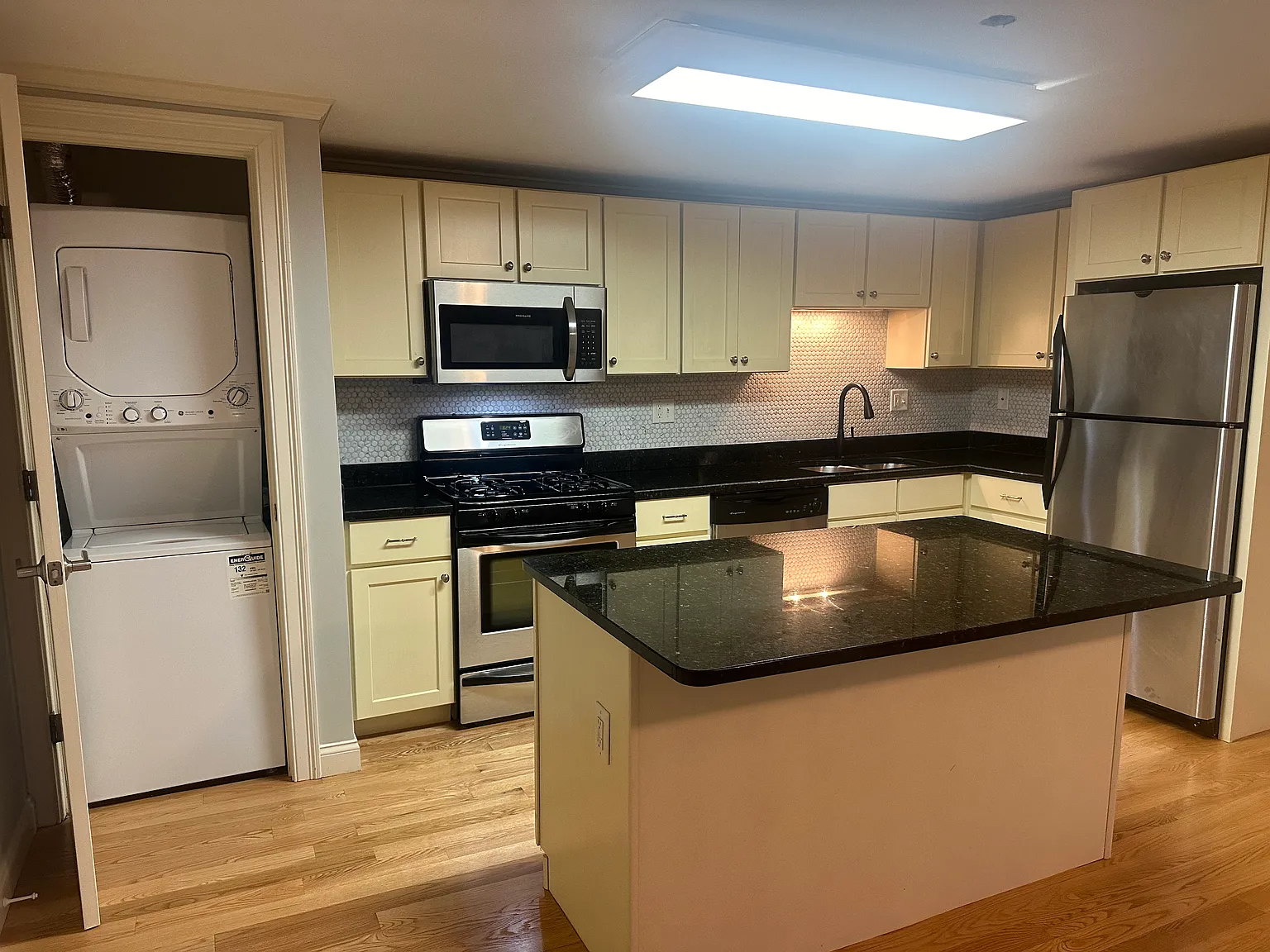 31 Elliott St — Photo 4