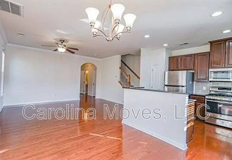 414 Christiane Way — Photo 3