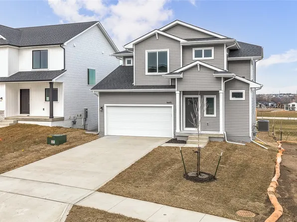 16615 Mill Pond Dr, Urbandale, IA 50323