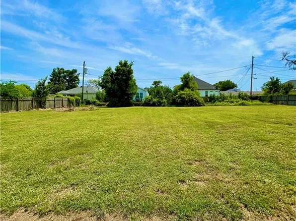400 Doerr Dr, Arabi, LA 70032