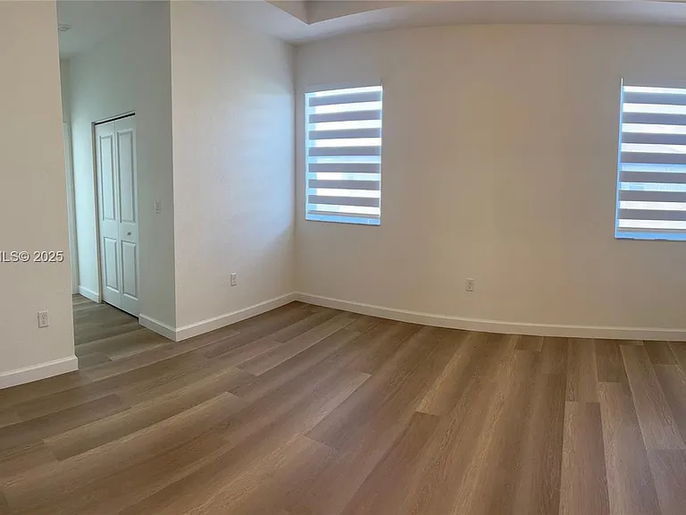 2651 SE 24th Dr — Photo 8