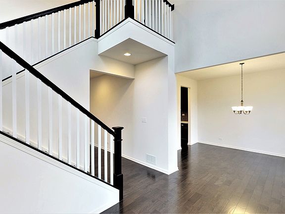 4th image of 138 Cranbrook Ln