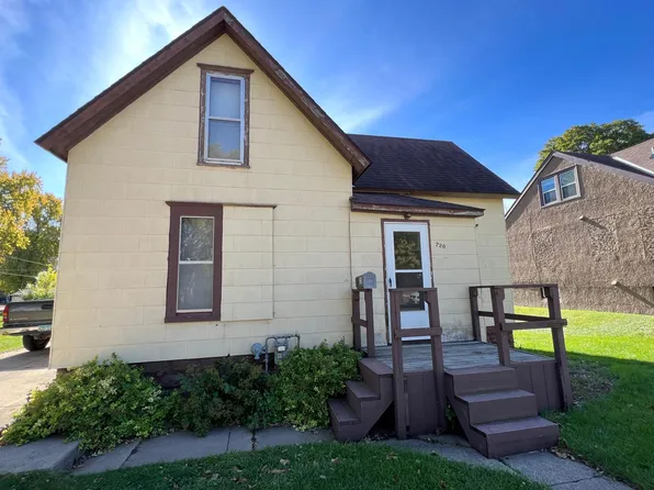 720 E 4th St, Fairmont, MN 56031
