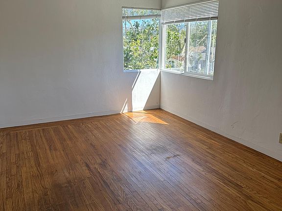 5th image of 511 Bancroft Ave #4