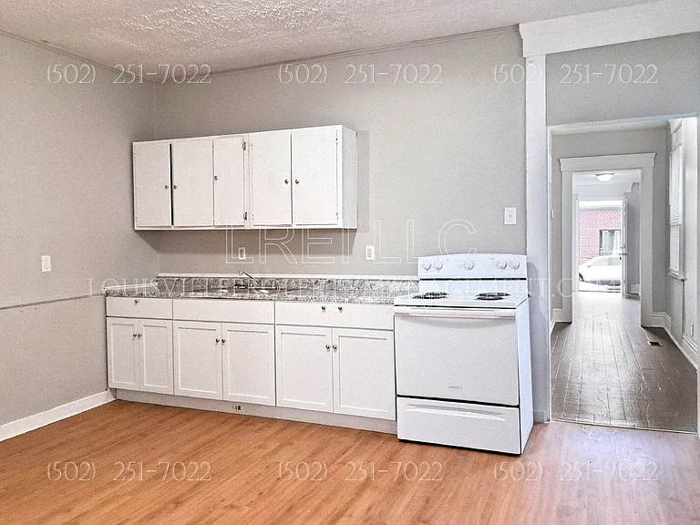 2424 Rowan St — Photo 6