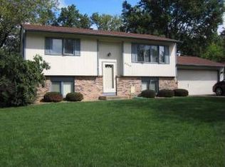 9240 Garrison Way, Eden Prairie, MN 55347