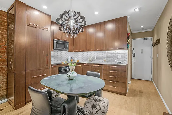 Sold by Tosh Marks Property Group | media 21