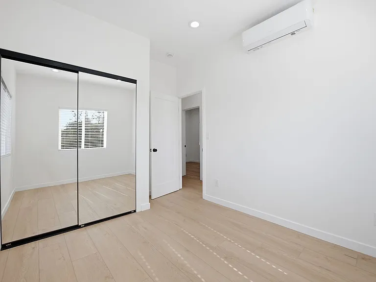 6914 Eberhart St — Photo 11